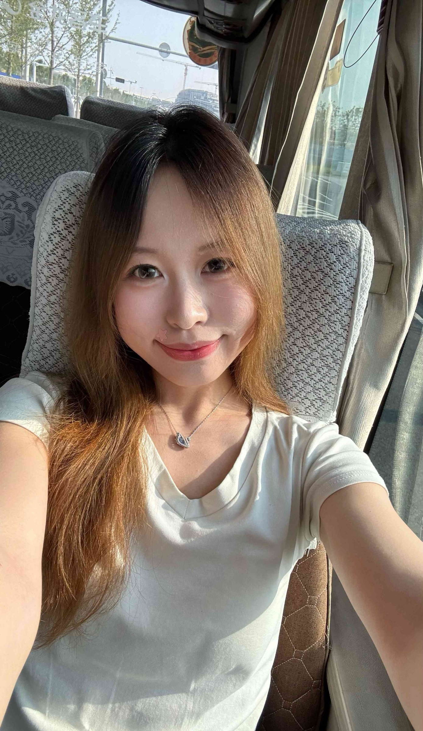 A1168 照片784张 视频293个 中国女 自拍较多 户外日常 美食 旅游 生活场景丰富 真实 视频包含实况Live 曝光度低