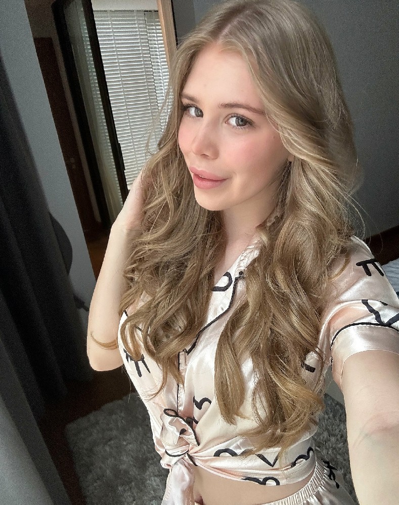 G236 照片1263张 视频309个 同人私密 欧美高颜值美女 居家大尺度 性感 做ai自拍