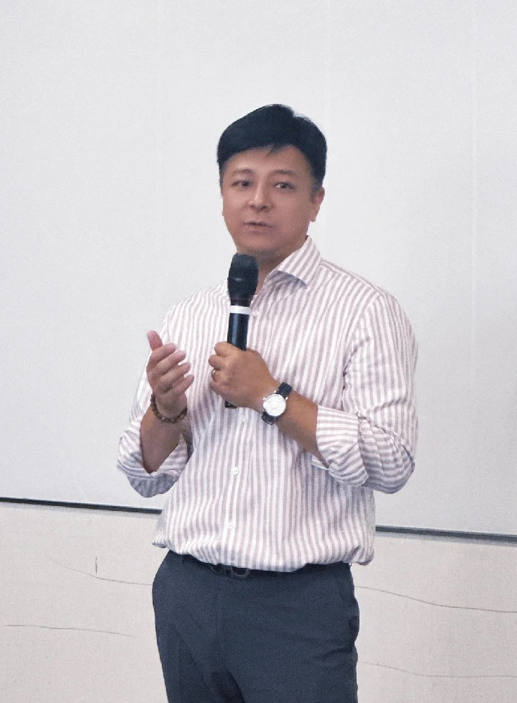 D034 照片159张 视频3个 中国男 中年大叔 生活日常 旅游